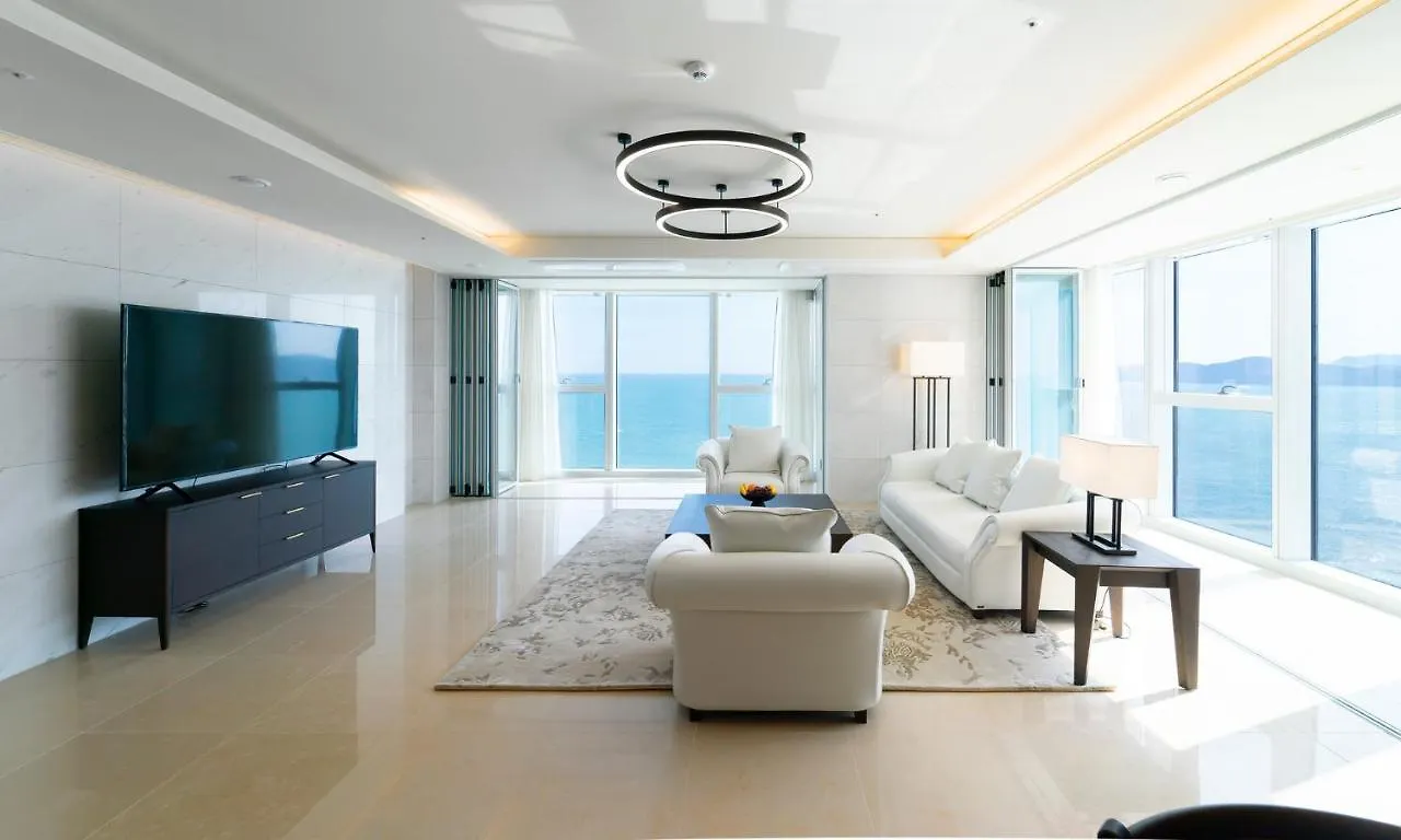 Grand Lct Residence Busan 4*,